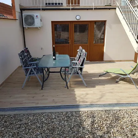 S Vinnym Sklepem Viktorie Appartement *