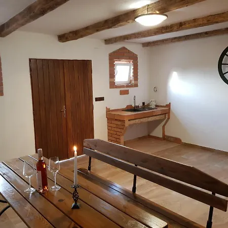 Appartement S Vinnym Sklepem Viktorie